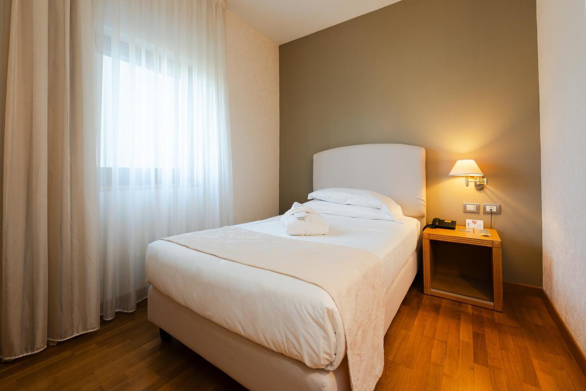 Hotel Touring Carpi Luaran gambar