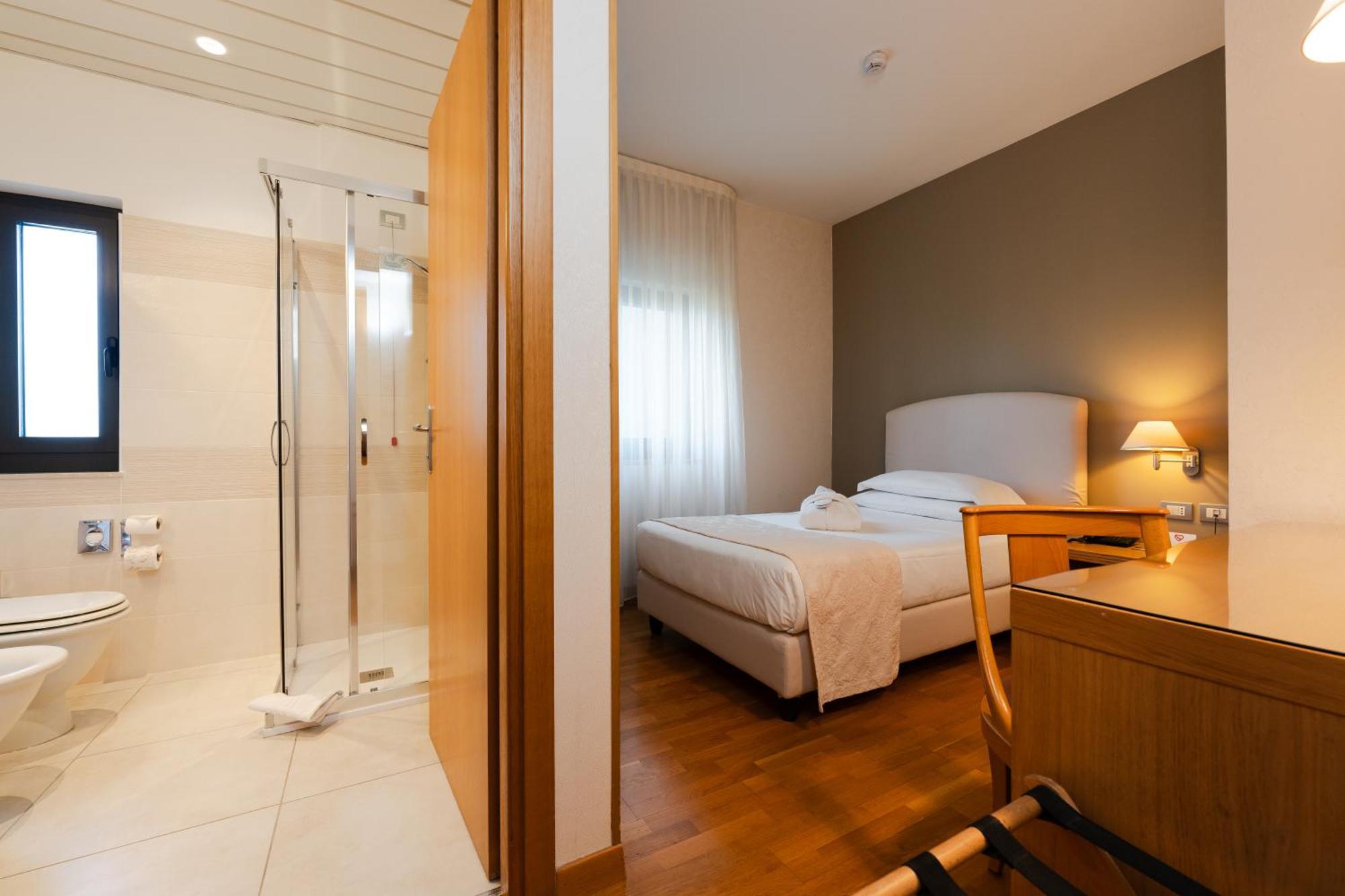 Hotel Touring Carpi Luaran gambar