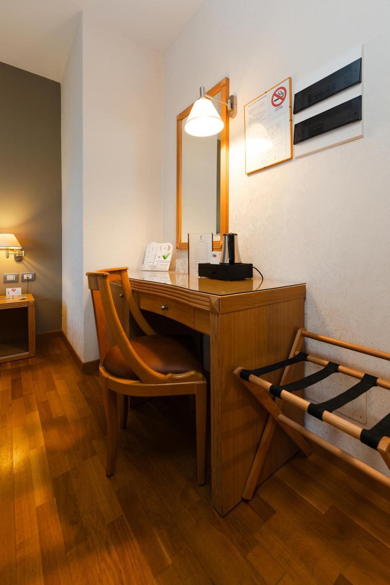 Hotel Touring Carpi Luaran gambar
