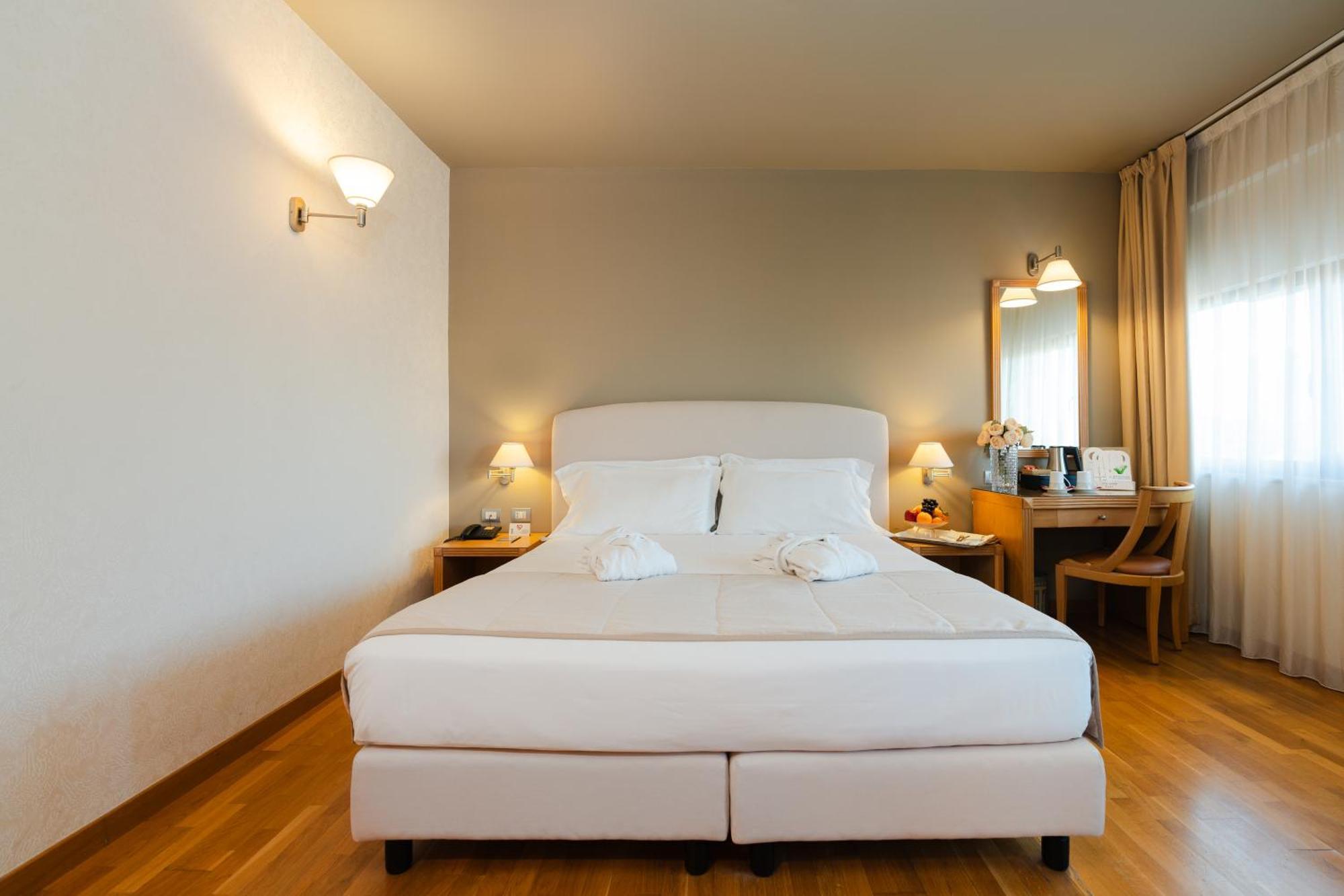 Hotel Touring Carpi Luaran gambar