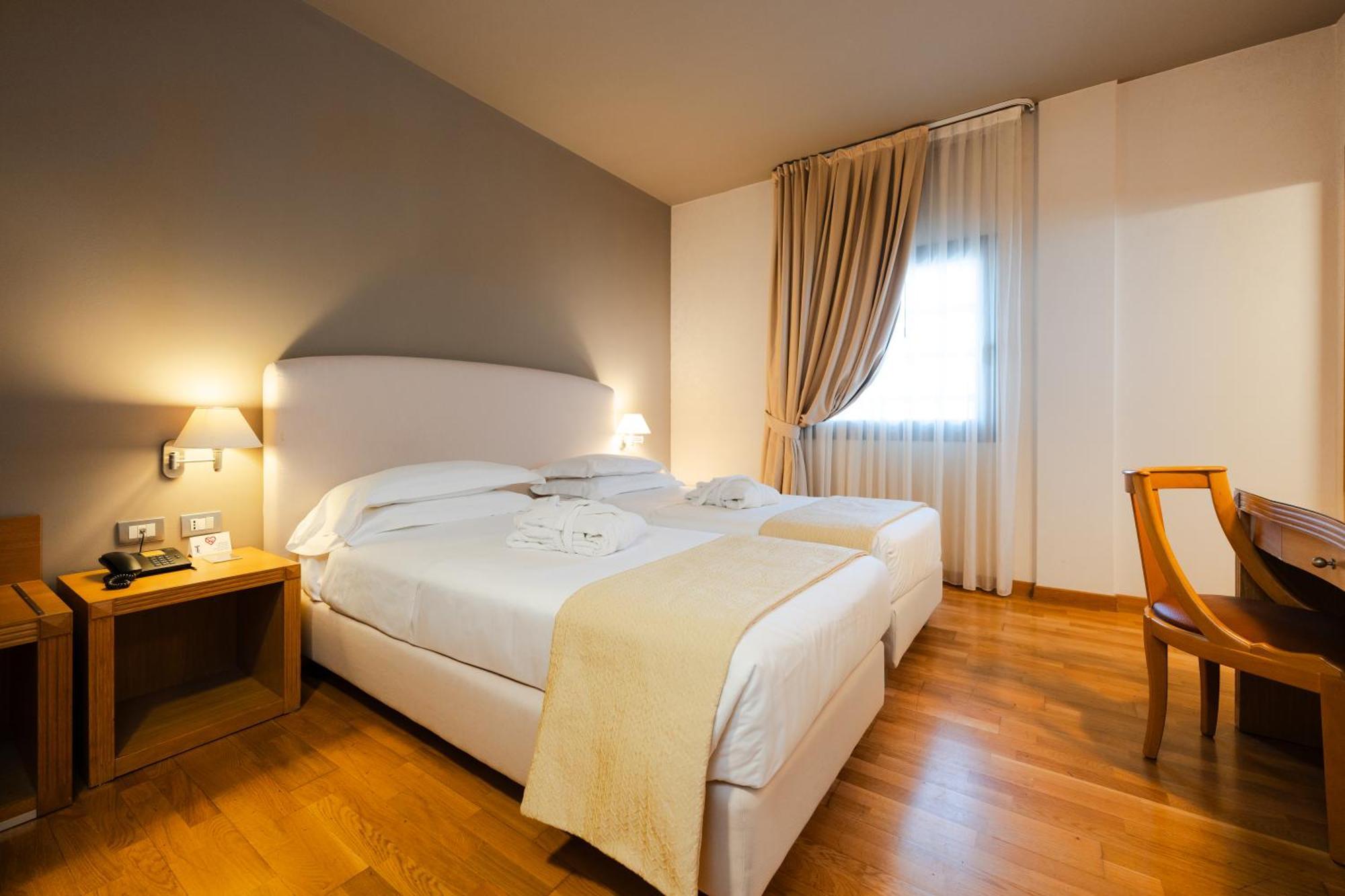Hotel Touring Carpi Luaran gambar