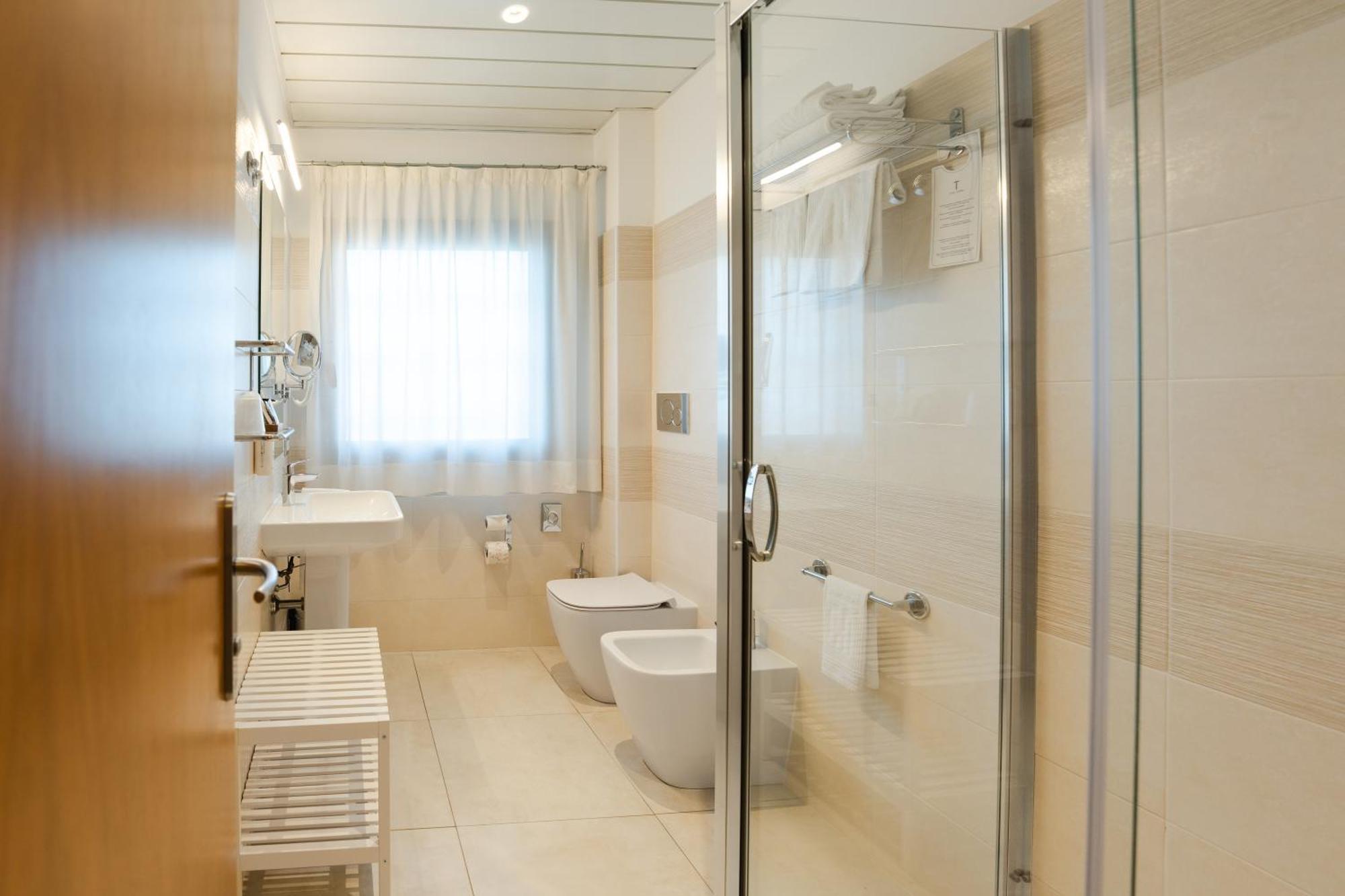 Hotel Touring Carpi Luaran gambar