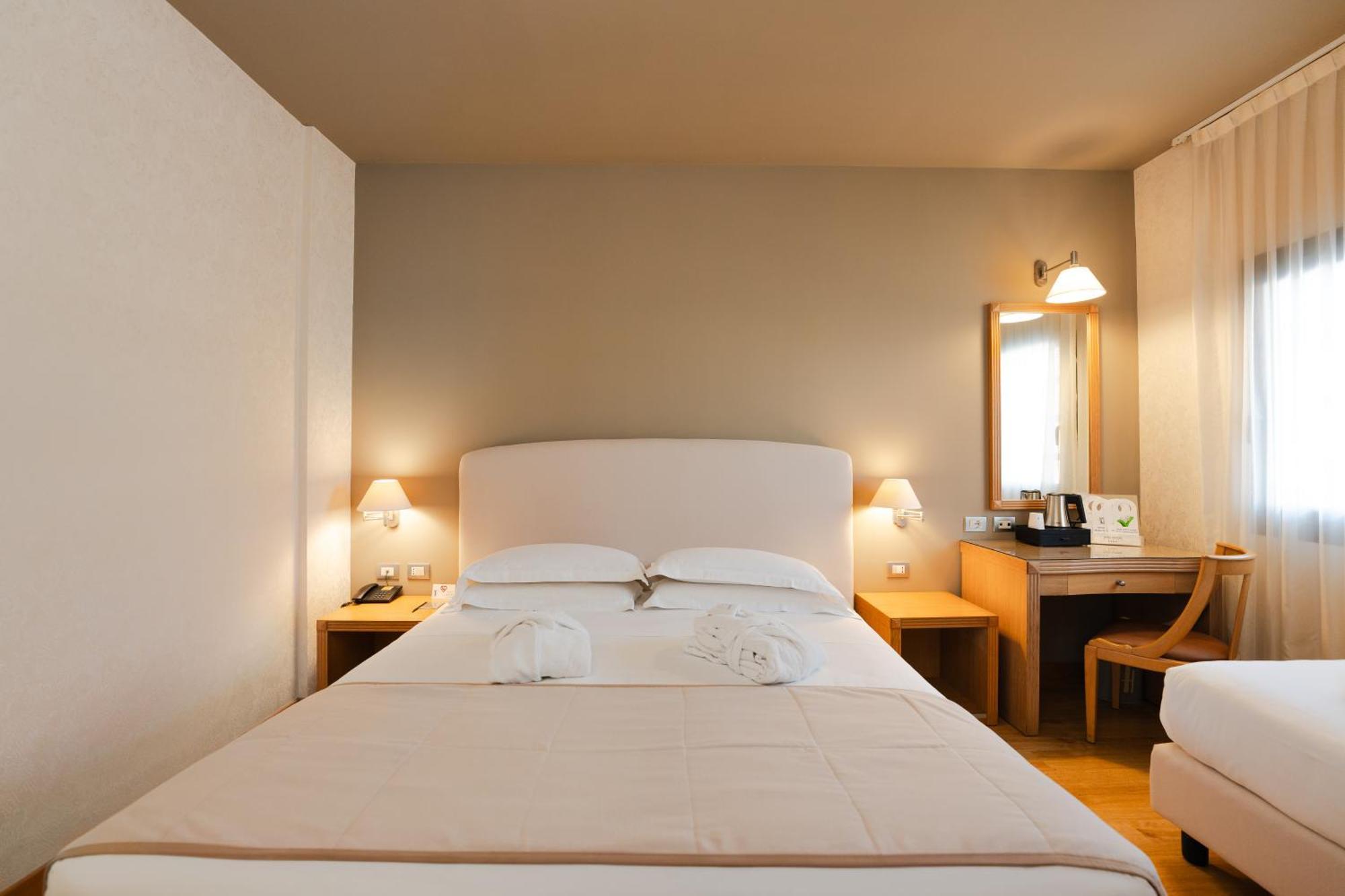 Hotel Touring Carpi Luaran gambar